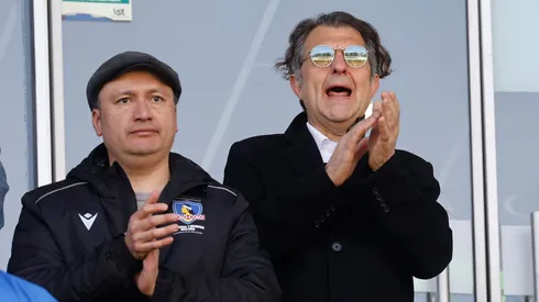 En el CSD Colo Colo hablan de la fallida reunión de directorio en Blanco y Negro. (Foto: Photosport)