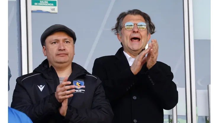 En el CSD Colo Colo hablan de la fallida reunión de directorio en Blanco y Negro. (Foto: Photosport)