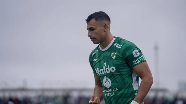 Iván Morales iba a anotar un golazo... pero se lo "robaron". (Foto: Sarmiento)