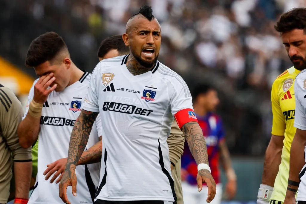 Vidal no ha podido vivir un buen presente en Colo Colo | Foto: Photosport
