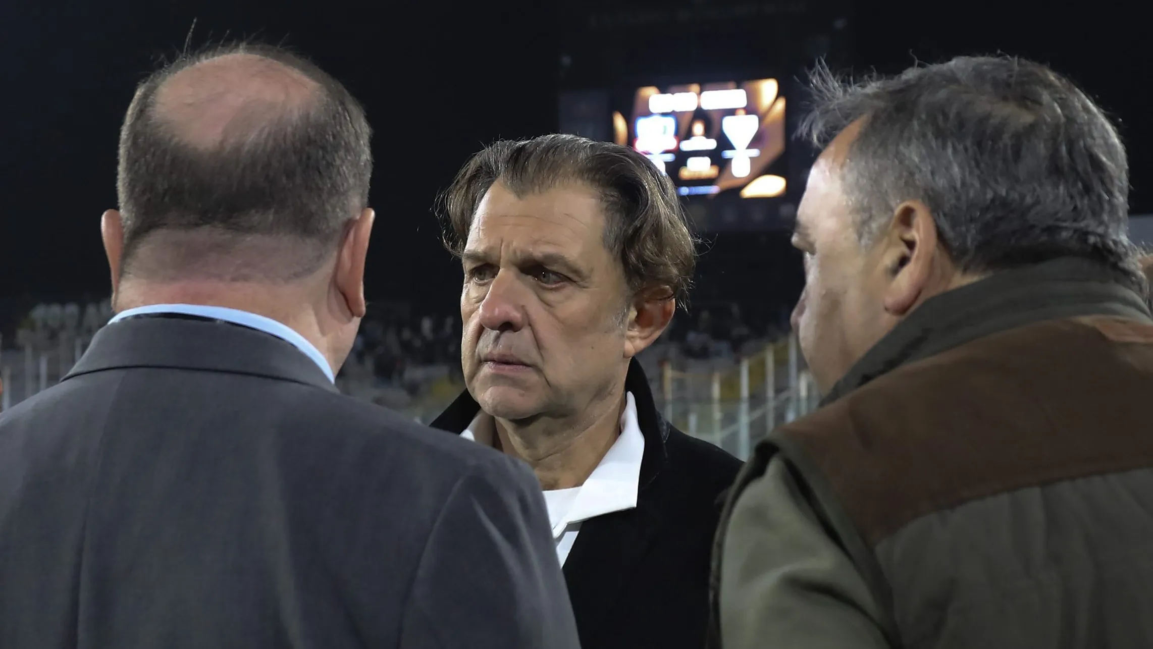 Juan Cristóbal Guarello apuntó contra Aníbal Mosa tras la tragedia que enlutó a Colo Colo ante Fortaleza.