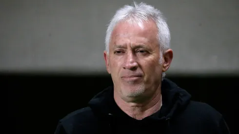 Ivo Basay fue cesado en la 'Academia' (Photosport).