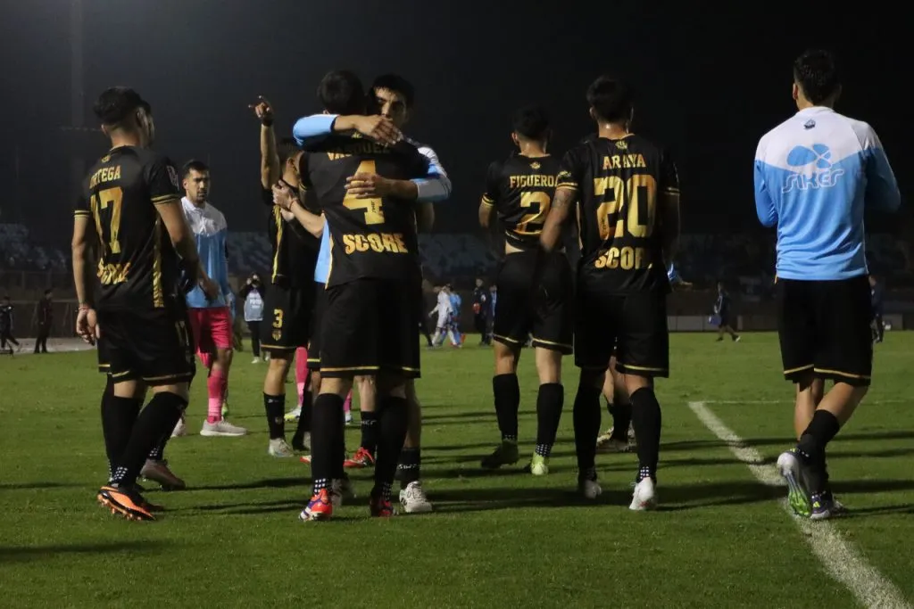 Magallanes ocupa el penúltimo lugar en la tabla de Primera B (Photosport).