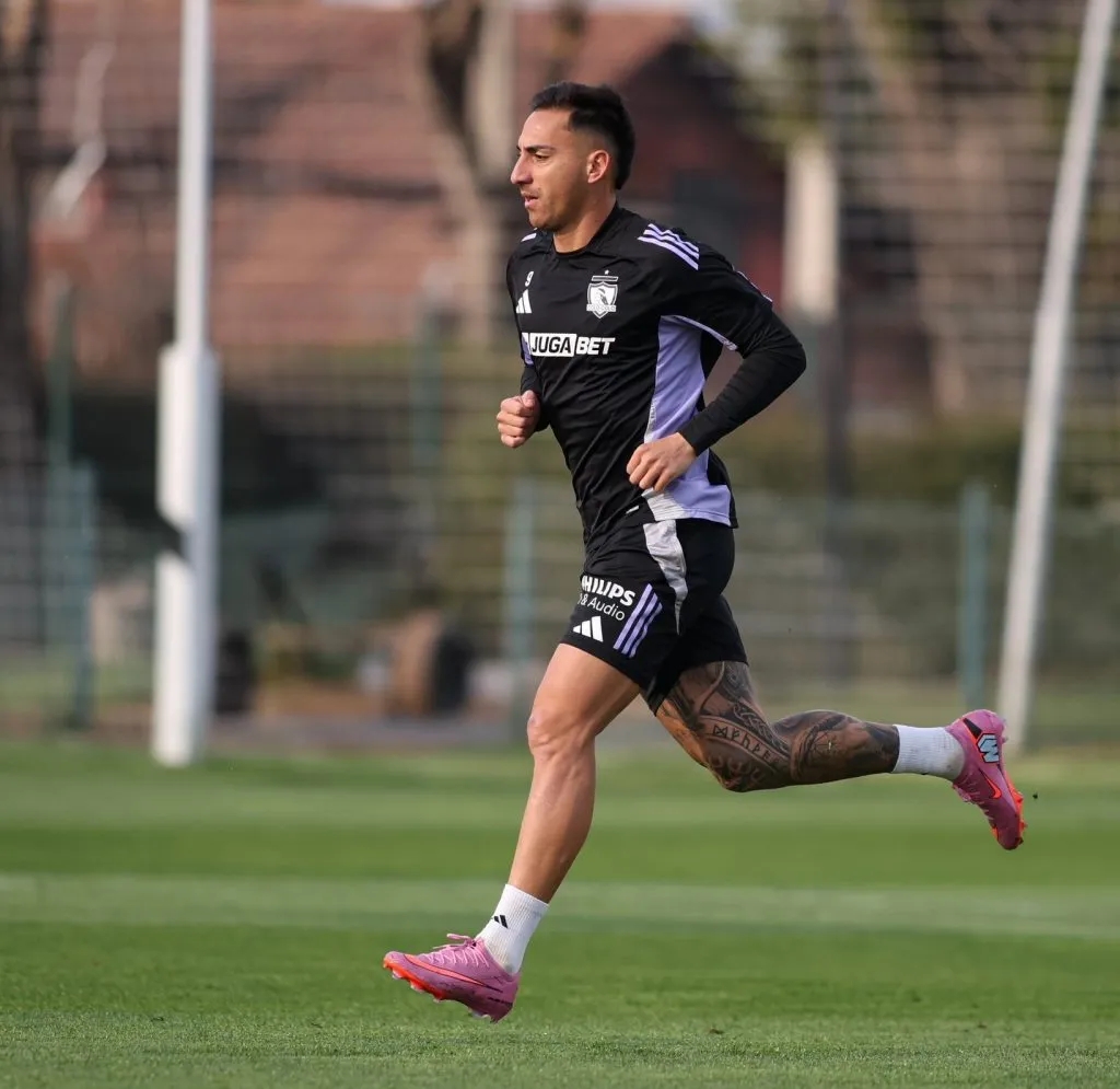 Javier Correa ha entrenado con normalidad con miras al partido contra Palestino. (Foto: @ColoColo)