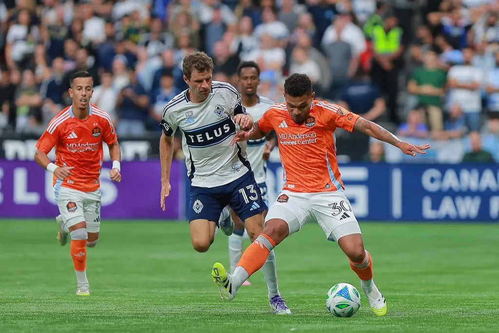 Houston Dynamo y Vancouver Whitecaps tienen un tremendo enredo por el fichaje de Alan Saldivia. (Foto: Elizabeth Ruiz Ruiz/Getty Images)