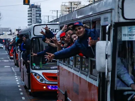 Así fue la emocionante llegada de los hinchas de la U a Avellaneda
