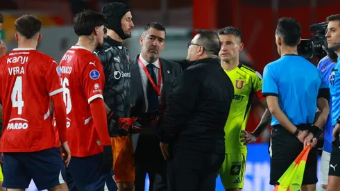 Caos total en el Libertadores de América obliga a la cancelación del duelo entre Independiente y U. de Chile (Foto: Javier Vergara/Photosport)