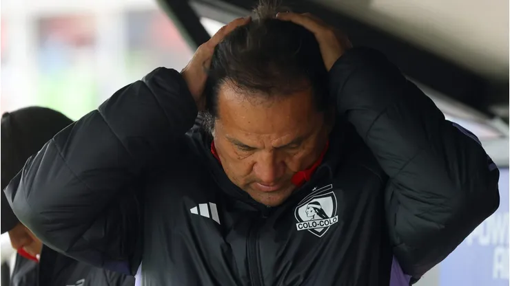 Hinchas de Colo Colo destruyen a una de sus figuras (Foto: Jonnathan Oyarzun/Photosport)