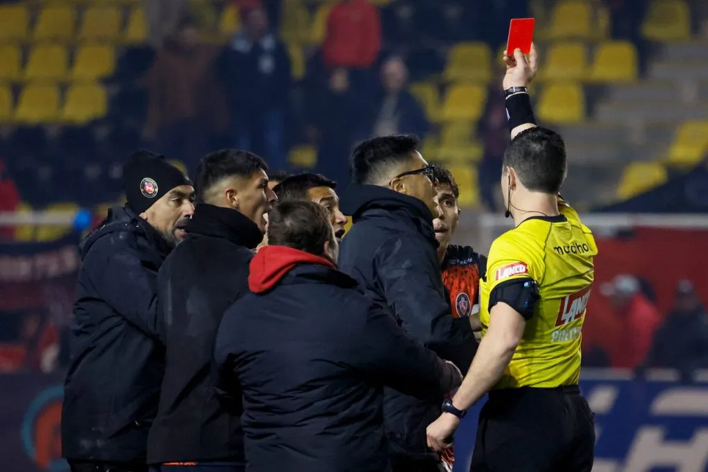 Los ánimos quedaron caldeados en el empate entre Limache y O’Higgins (Photosport).