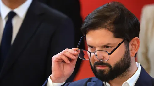 Gabriel Boric informó del proceso legal que inició la justicia argentina tras el escándalo de Universidad de Chile.