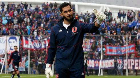 Johnny Herrera se lanza con todo contra Independiente