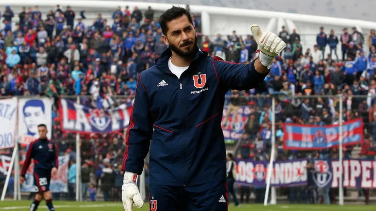 Johnny Herrera se lanza con todo contra Independiente