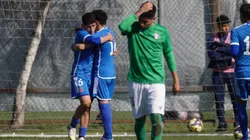 Flavio Moya celebrando uno de los goles del triunfo azul.