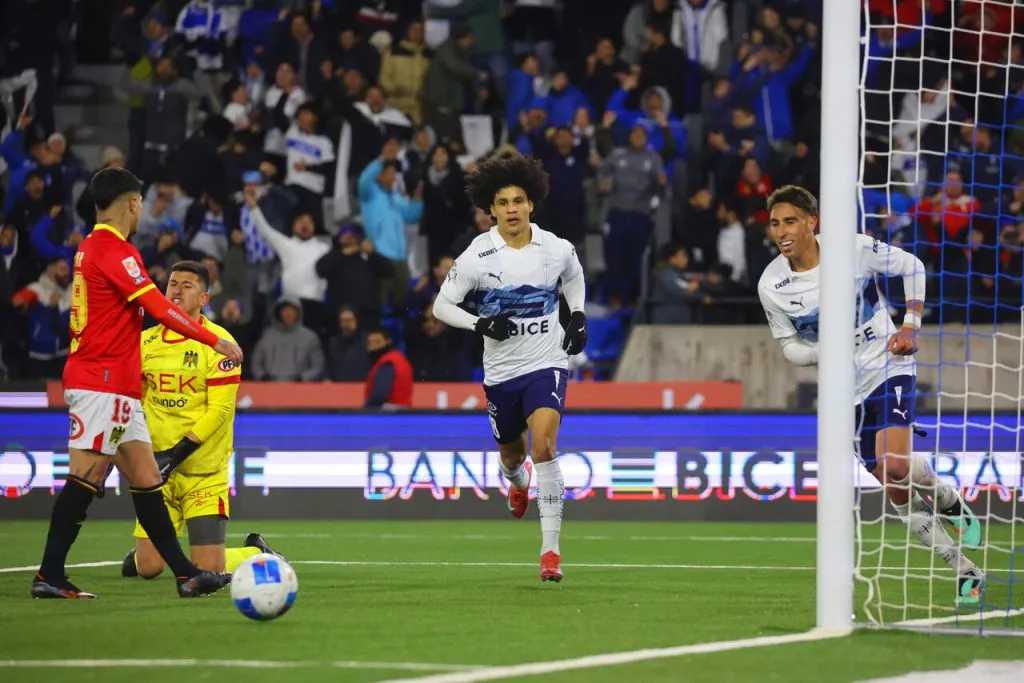 Eduard Bello marcó el 2-0 para la UC (Photosport).