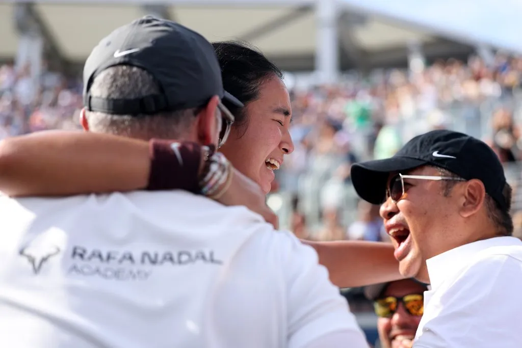 Alexandra Eala es pura felicidad tras lograr una enorme hazaña en el US Open frente a Clara Tauson (Photo by Sarah Stier/Getty Images)