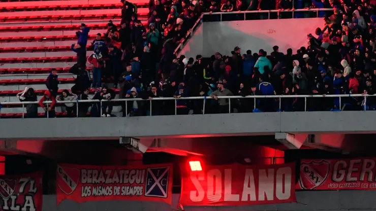 Leyenda alba se cuadra con la U.