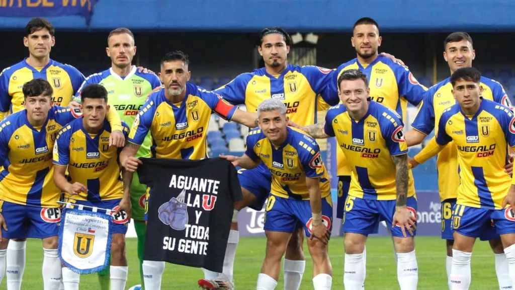 A pesar de ser expulsado, Jeison Fuentealba festejó el triunfo de U. de Concepción sobre Deportes Concepción. (Créditos: @futboludec)