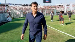 Gustavo Quinteros podría regresar a Colo Colo este miércoles, pero difícilmente sea quien dirija el Superclásico (Foto: Photosport)