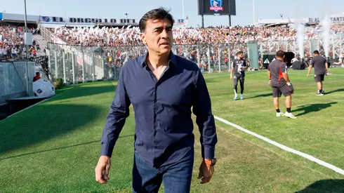 Gustavo Quinteros podría regresar a Colo Colo este miércoles, pero difícilmente sea quien dirija el Superclásico (Foto: Photosport)