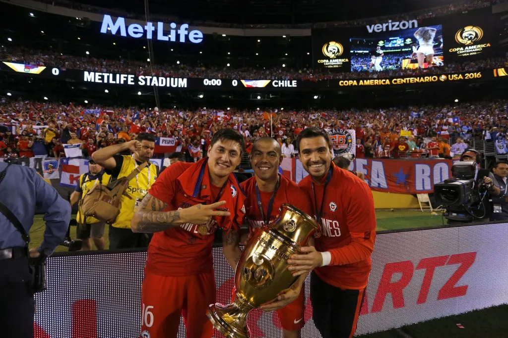 Nicolás Castillo ganó la Copa América Centenario con Chile. (Foto: Photosport)