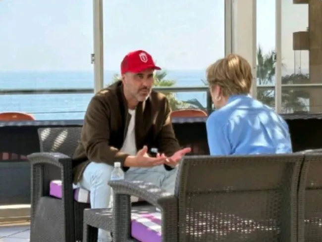 Claudio Bravo y Evelyn Matthei se hicieron viral tras reunirse en Iquique | FOTO: X (Ex Twitter)