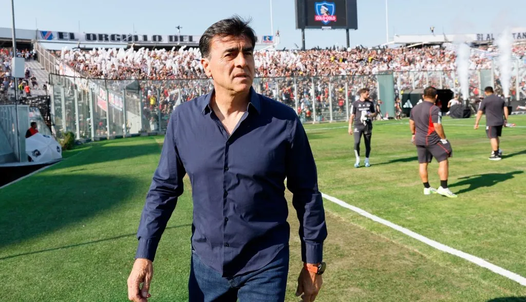 Gustavo Quinteros está a solo detalles de convertirse en nuevo DT de Independiente. (Foto: Photosport)