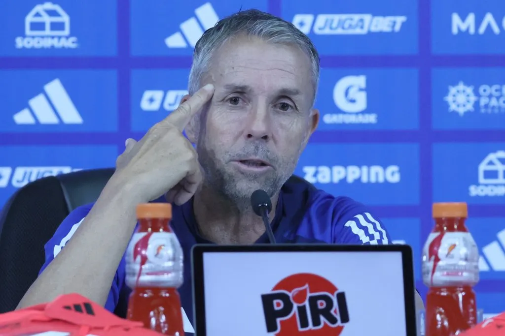 Este viernes, Gustavo Álvarez habló en conferencia de prensa | FOTO: Dragomir Yankovic/Photosport