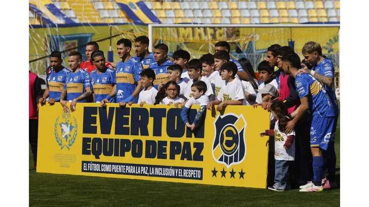 Ex figura de Colo Colo es desvinculado de Everton.
