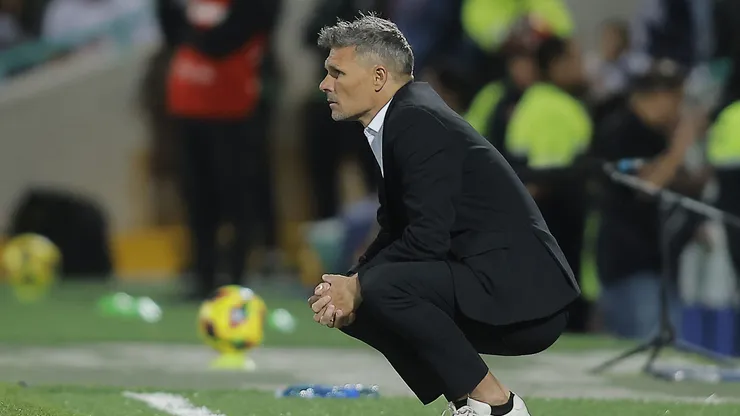 Fernando Ortiz es el nuevo entrenador de Colo Colo. (Foto: Manuel Guadarrama/Getty Images)