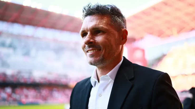 Fernando Ortiz es oficializado en Colo Colo. (Foto: Manuel Velasquez/Getty Images)