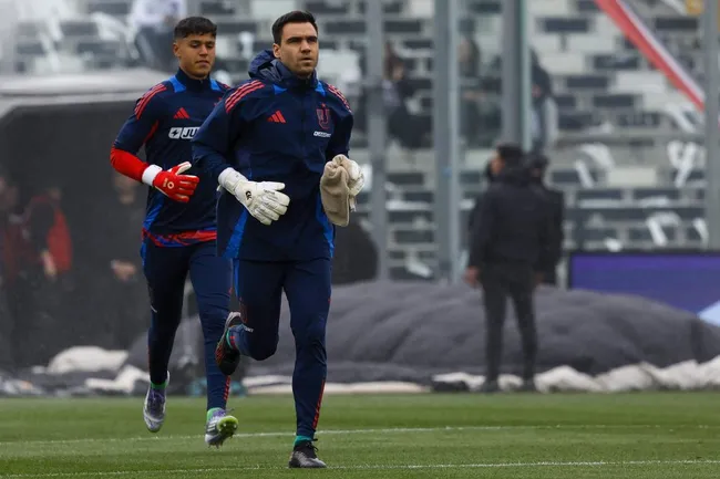 Cristopher Toselli fue objeto de críticas en el duelo entre Universidad de Chile y Colo Colo. (Créditos: Photosport)