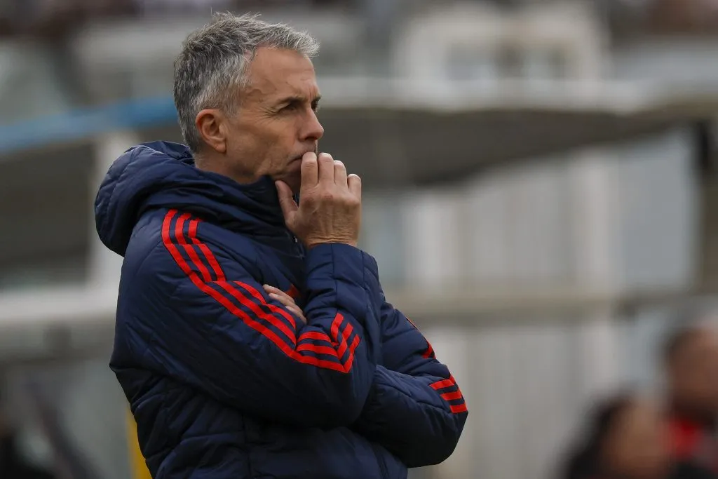 Cristián Caamaño destrozó a Gustavo Álvarez tras la derrota de Universidad de Chile en el Superclásico. (Créditos: Photosport)