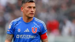 Charles Aránguiz le pegó a medio mundo tras el empate de la U frente a Coquimbo (Photosport)