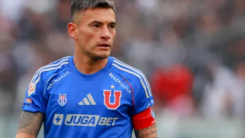 Charles Aránguiz le pegó a medio mundo tras el empate de la U frente a Coquimbo (Photosport)