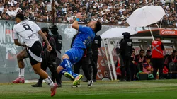 Universidad de Chile y sus hinchas reclamaron la no expulsión de Javier Correa en el Superclásico.