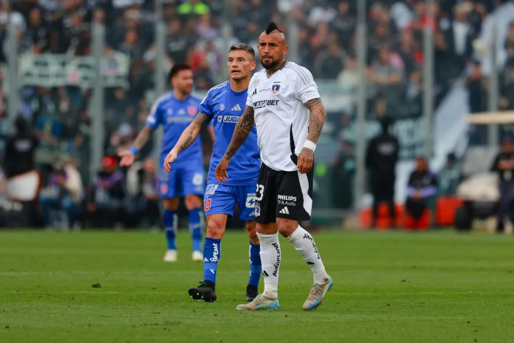 Vidal recibe la crítica de Vega | Foto: Photosport
