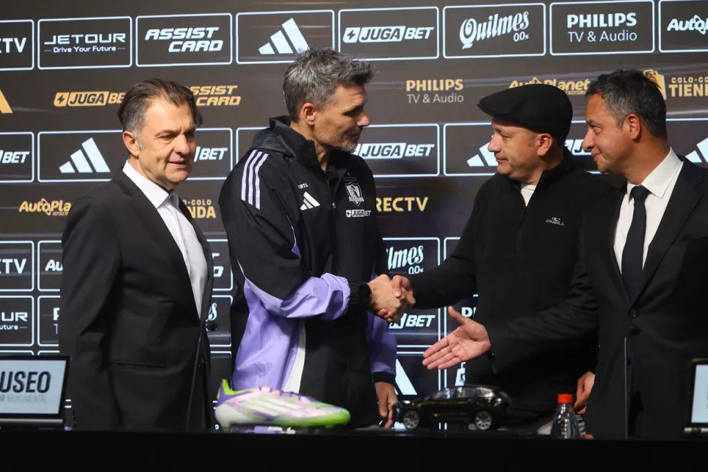 Imágenes de la presentación oficial de Fernando Ortiz como nuevo DT de Colo Colo (Foto: Photosport)