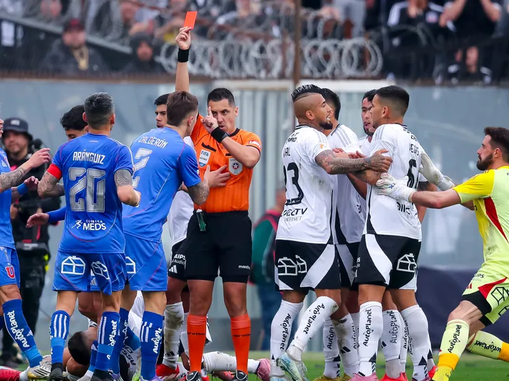 Árbitro lo explica en su informe: ¿Por qué fue expulsado Franco Calderón en el clásico?