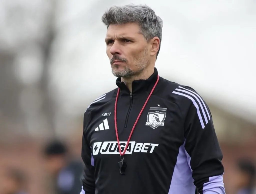 Fernando Ortiz dirigió su primer entrenamiento en Colo Colo. (Foto: @colocolooficial)