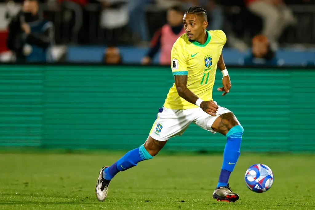 Para la IA, Raphinha corre con ventaja en ser la figura | Foto: Photosport