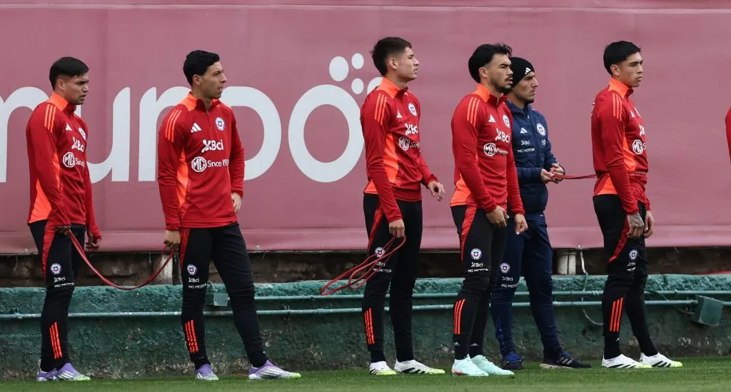 La Roja del futuro está más que expectante a lo que decida la FIFA (Foto: Photosport)