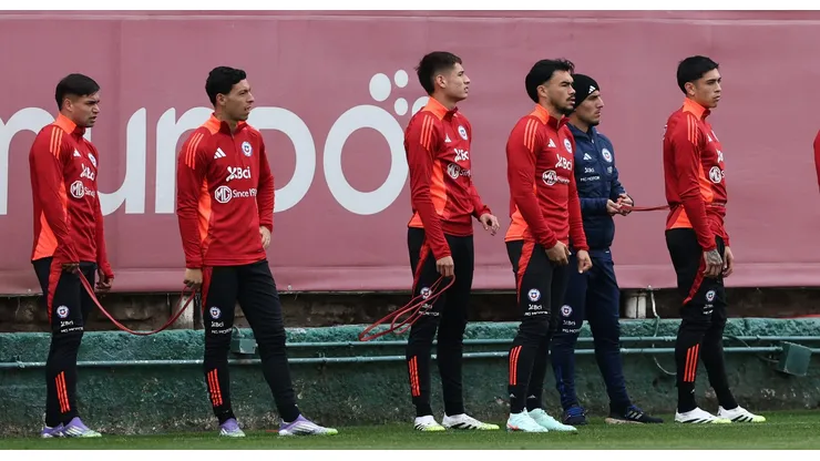 La Roja del futuro está más que expectante a lo que decida la FIFA (Foto: Photosport)