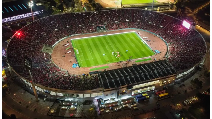 En la U. de Chile miraban de reojo esta situación.