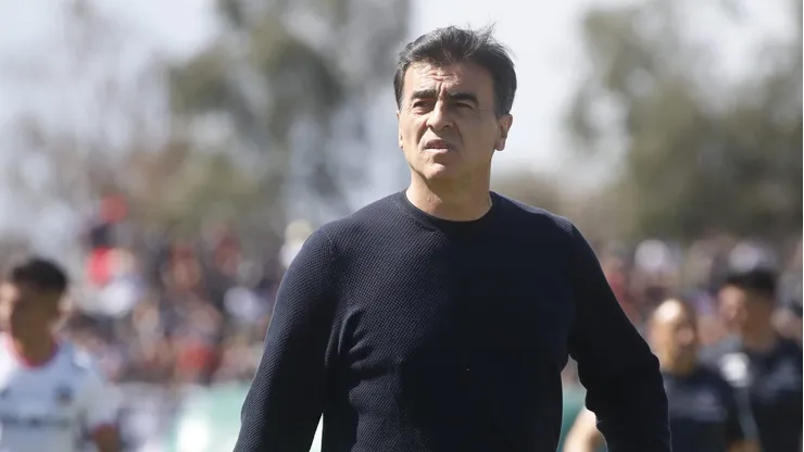 Gustavo Quinteros quiere para Independiente a uno de sus grandes regalones en Macul (Foto: Jonnathan Oyarzun/Photosport)