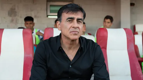 Gustavo Quinteros se contradice en su inminente arribo a Independiente (Foto: Mateo Luis Occhi/Getty Images)