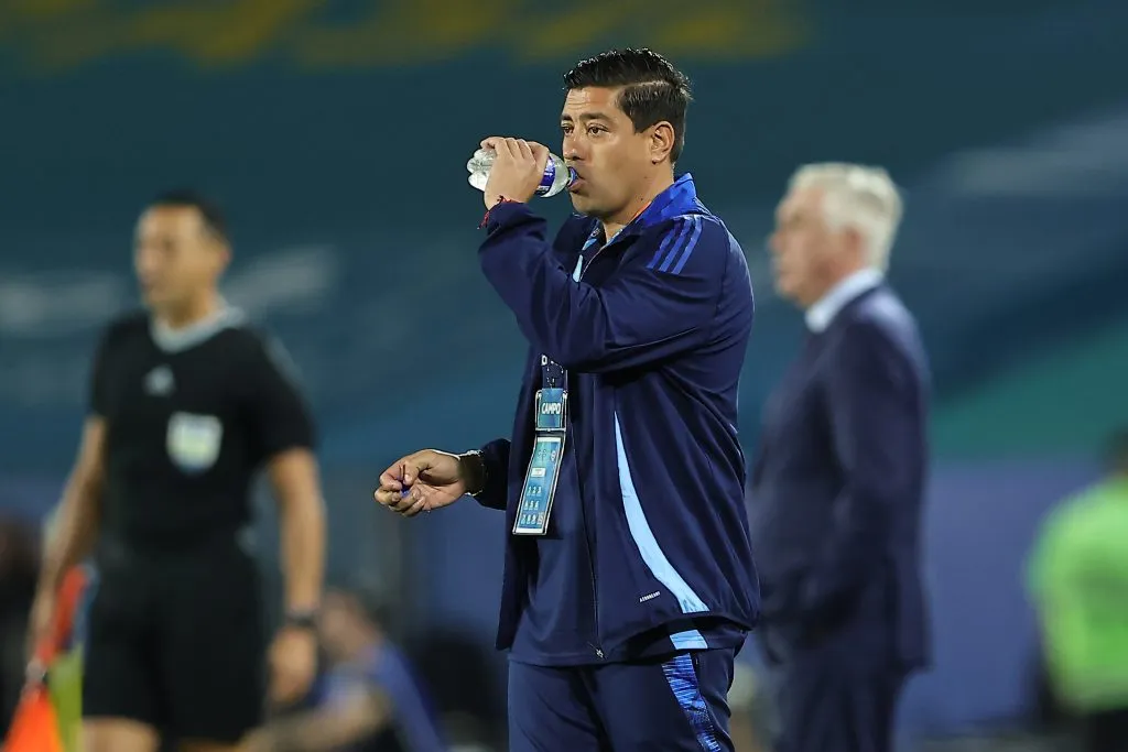 Miguel Ángel Neira culpó a Nicolás Córdova por la derrota de Chile ante Brasil. (Foto: Photosport)