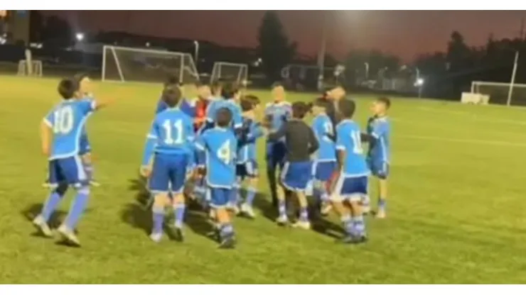 El particular cántico de los cadetes de la U a Independiente.