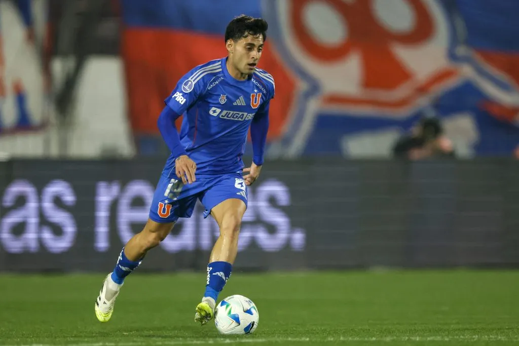 Javier Altamirano se ha ido ganando el cariño del pueblo azul | FOTO: Andres Pina/Photosport