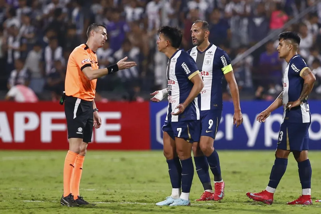 Alianza Lima viene de derrotar a Universidad Católica de Ecuador en los octavos de final | FOTO: Fernando Sangama/Getty Images