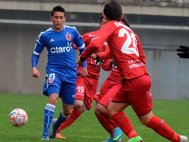 Bryan Cortés utilizó la camiseta 21 que había dejado Marcelo Díaz